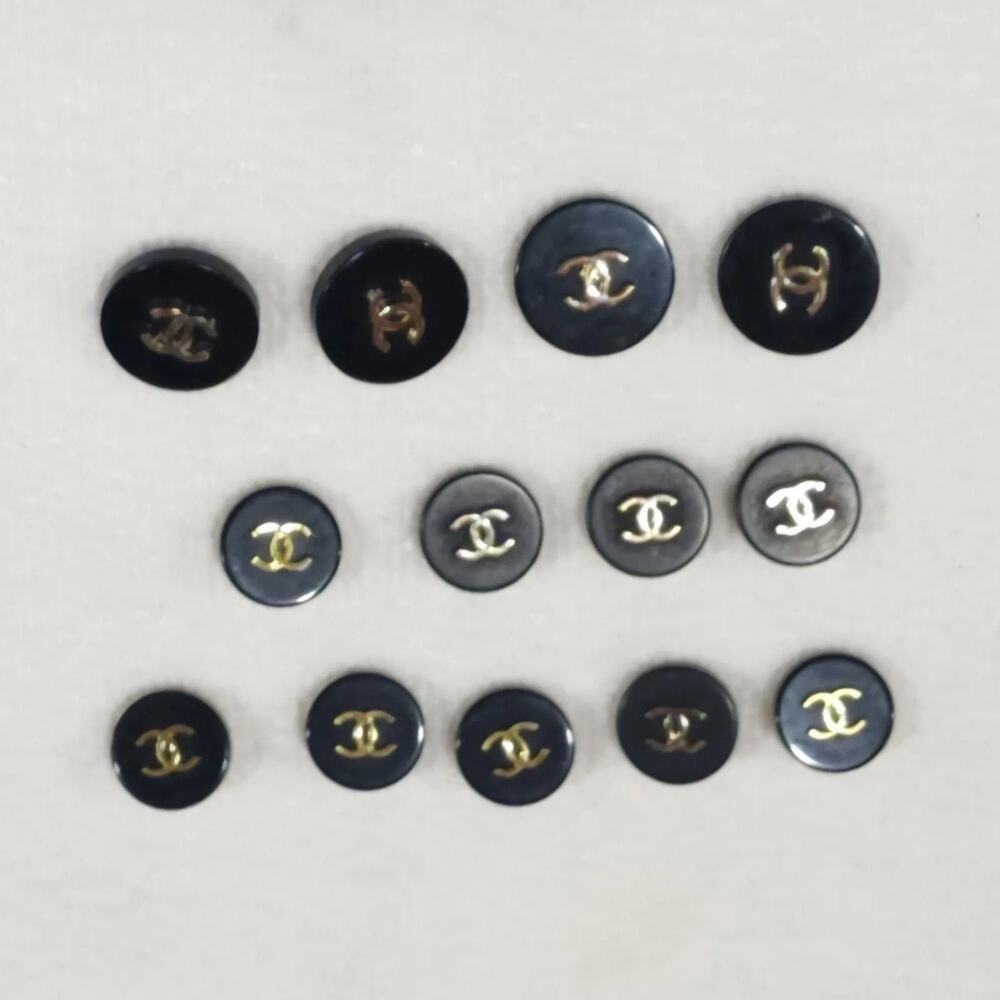 Chanel Black and Gold CC Earrings - Picture 5 of 8
